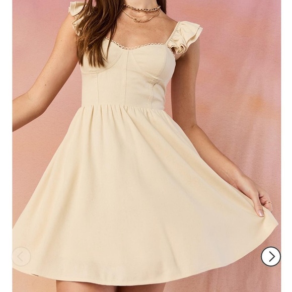 Francesca’s Elegant beige / cream mini Dress lien - Picture 1 of 7